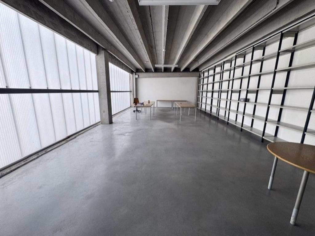 A VENDRE - BATIMENT POLYVALENT - NIVELLES