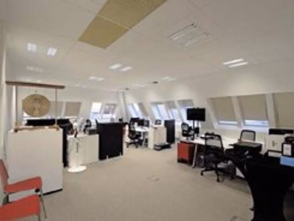 LAARSTR 16-GARDEN SQUARE - B - 352/1690