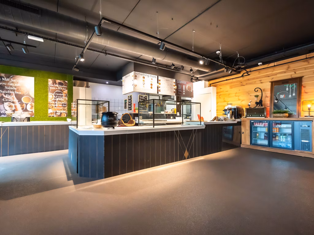 Volledig gerenoveerde kantoren + Voordelige prijzen!! Bel nu