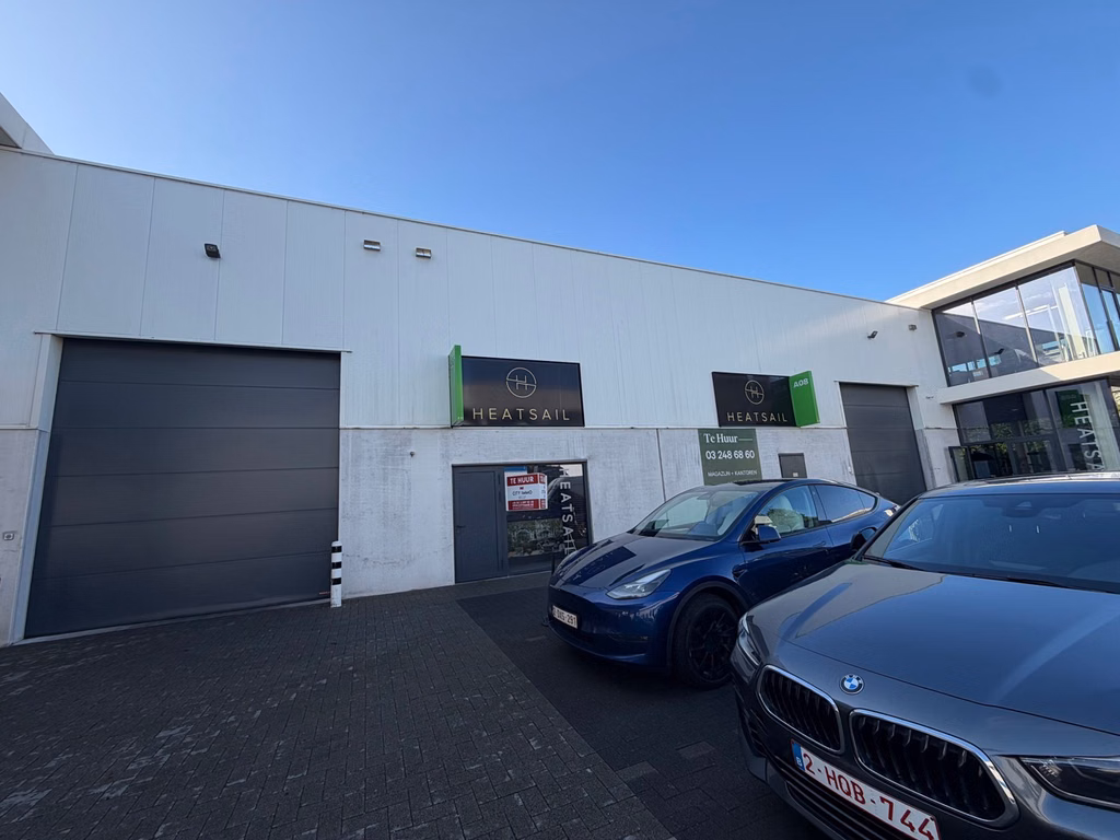 À LOUER ENTREPÔT ET BUREAUX KONTICH