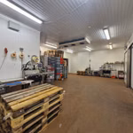 Bâtiment industriel 1000m² atelier + 200m² bureaux & parking