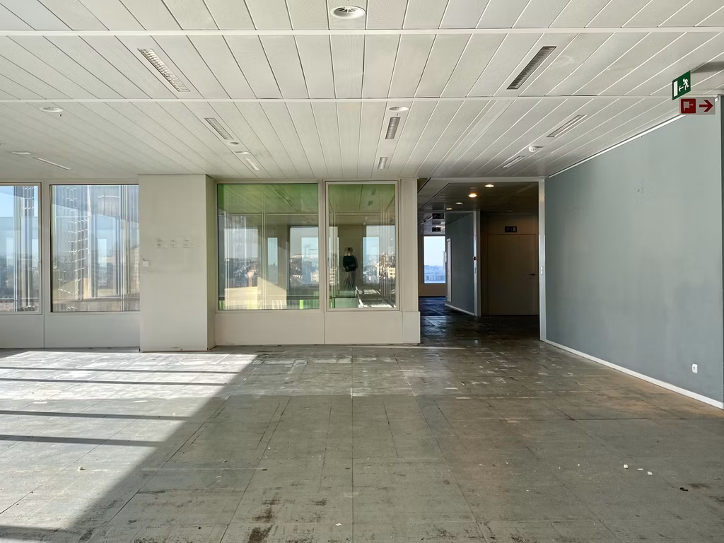 TO LET - OFFICES - BRUSSELS