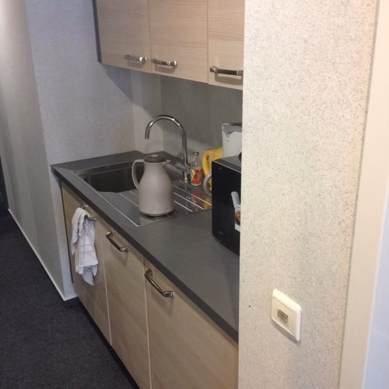 TE HUUR - KANTOREN - JETTE  (BRUSSEL)