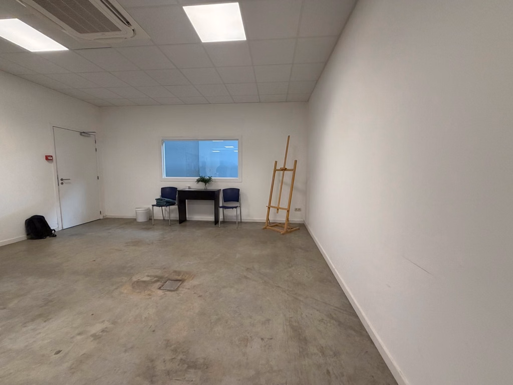 À LOUER ENTREPÔT ET BUREAUX  HEIST-OP-DEN-BERG