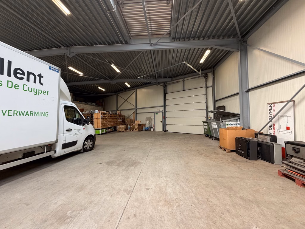 FOR SALE WAREHOUSE WITH SHOWROOM IN DUFFEL