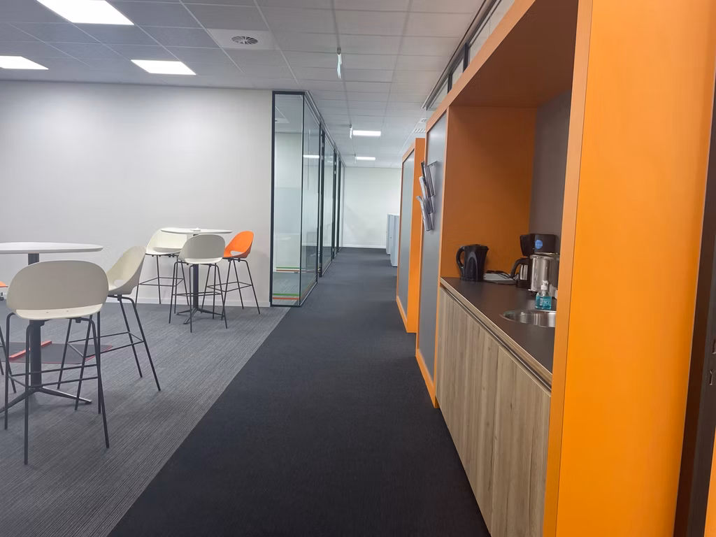 FOR RENT WAREHOUSE WITH OFFICES IN MECHELEN