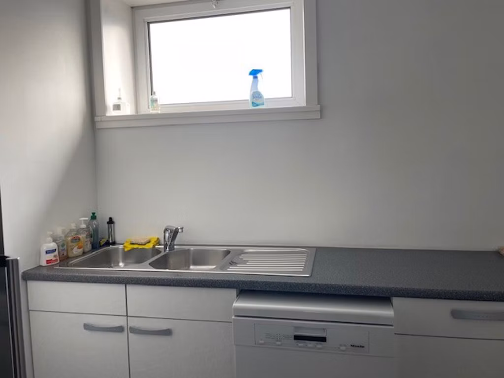 SOUS-LOCATION D'EXCEPTION AVEC SALLE DE REUNION EN OPTION