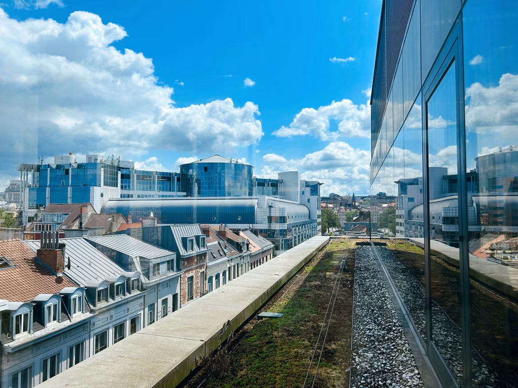 A LOUER - BUREAUX - GARE DE MIDI 