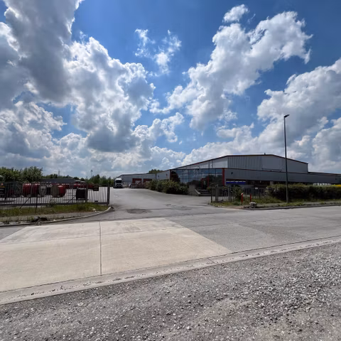 Immeuble industriel à louer <br> Courcelles