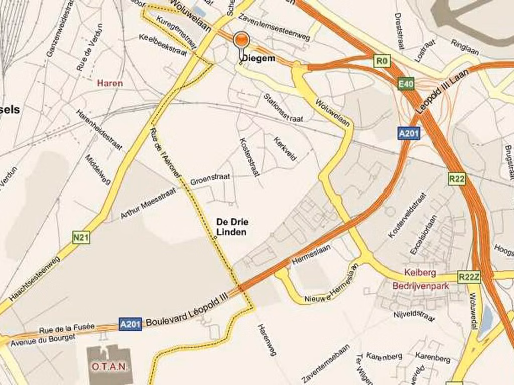 TELECOM 9 - THE HUB - B - 352/0579