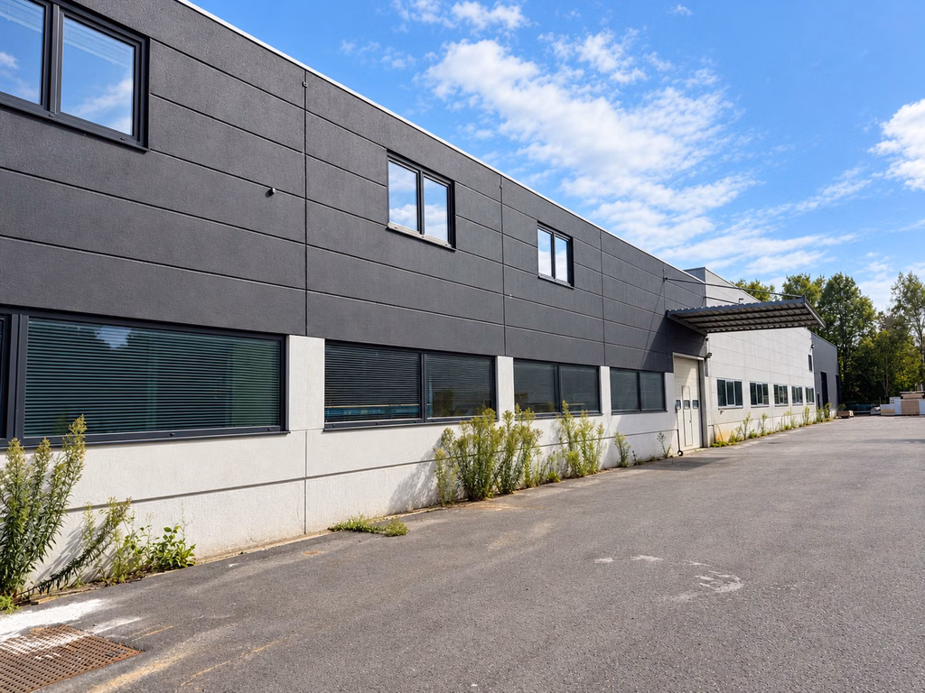 Multifunctional commercial property for rent