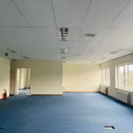 A LOUER - IMMEUBLE DE BUREAUX -  ZAVENTEM 3.000 EURO / MOIS - MULTIPLES POSSIBILITES