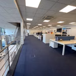 Zeldzaam bedrijfspand met showroom magazijn en kantoor 