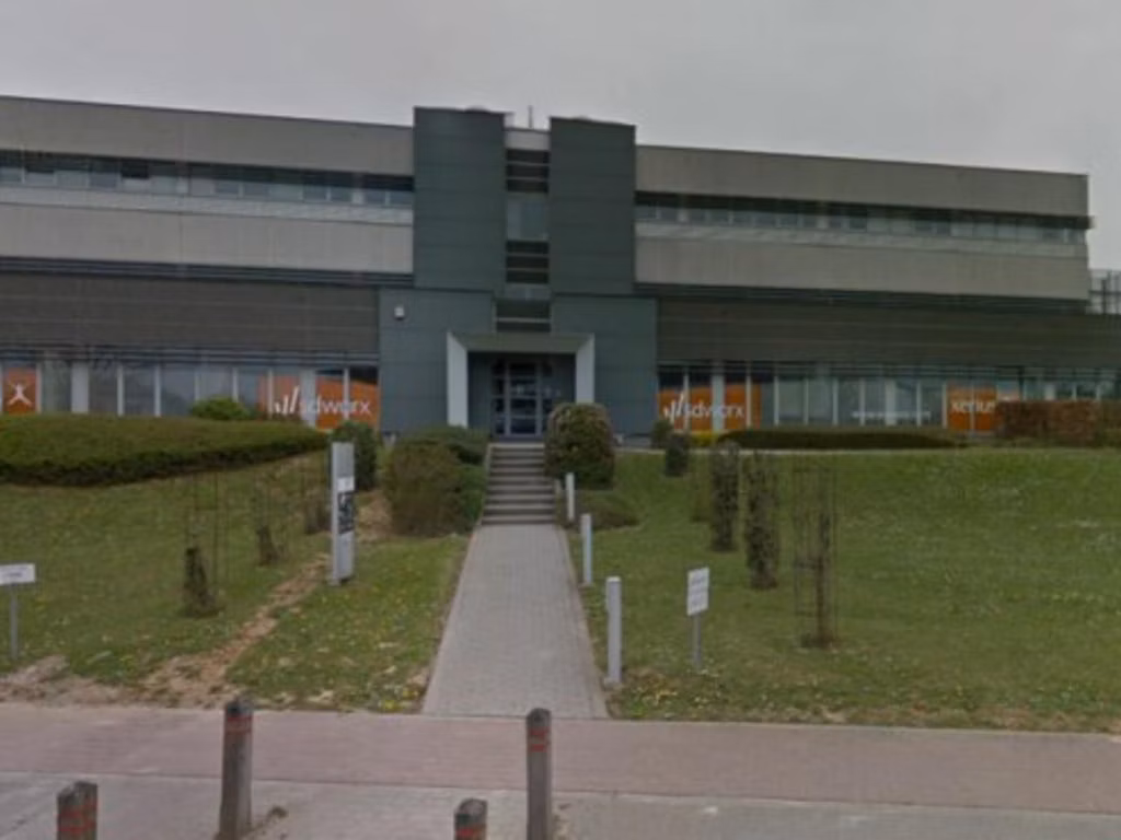 A LOUER - LOUVAIN-LA-NEUVE - BUREAUX