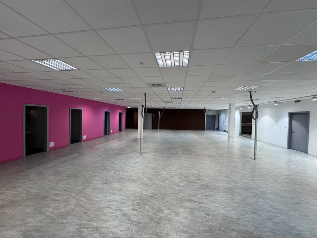 TE HUUR - KANTOREN & WINKELS - LUIK