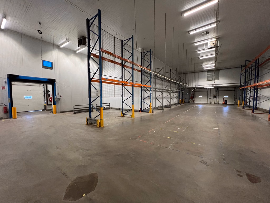 A VENDRE - P.A.E Courcelles - Entrepôt logistique frigo