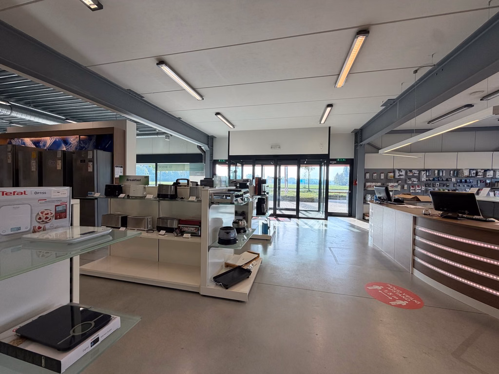 FOR SALE WAREHOUSE WITH SHOWROOM IN DUFFEL