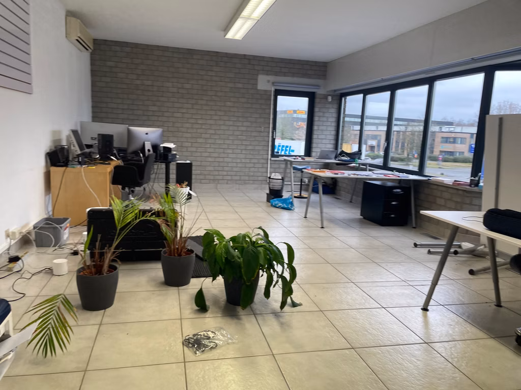 ZANDVOORTSTRAAT 10 - KANTOREN