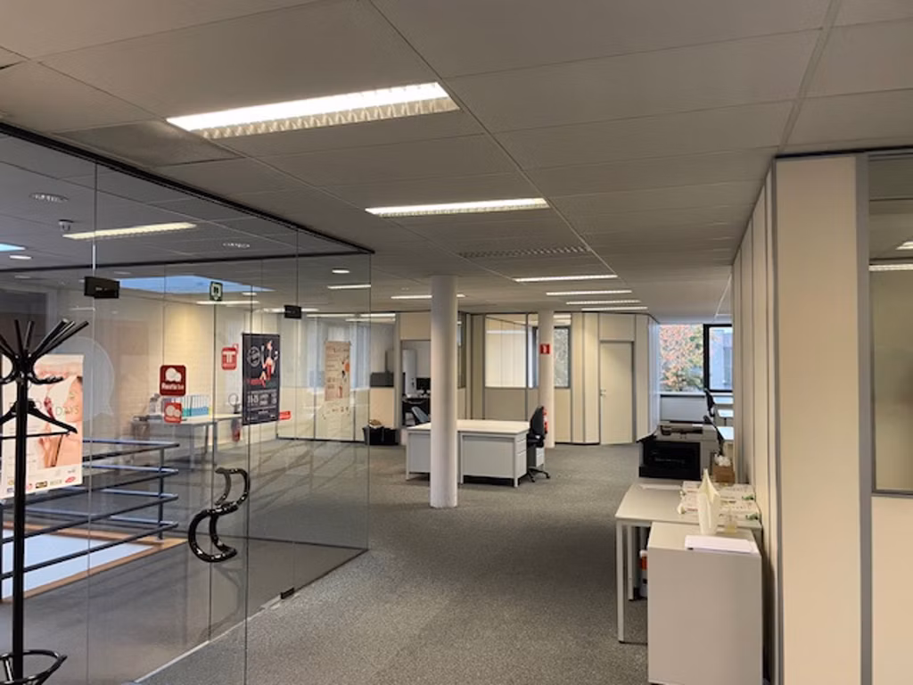 IMMEUBLE DE BUREAUX + ENTREPOT - A LOUER - ZAVENTEM