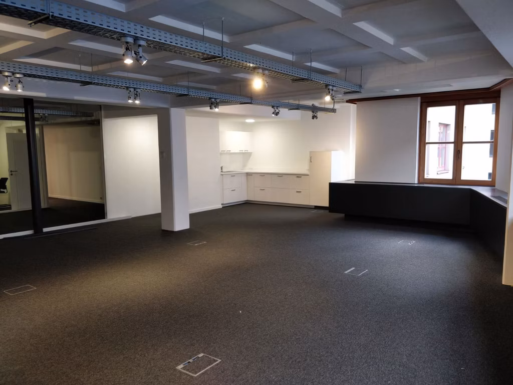 A LOUER - BUREAUX - QUARTIER LEOPOLD