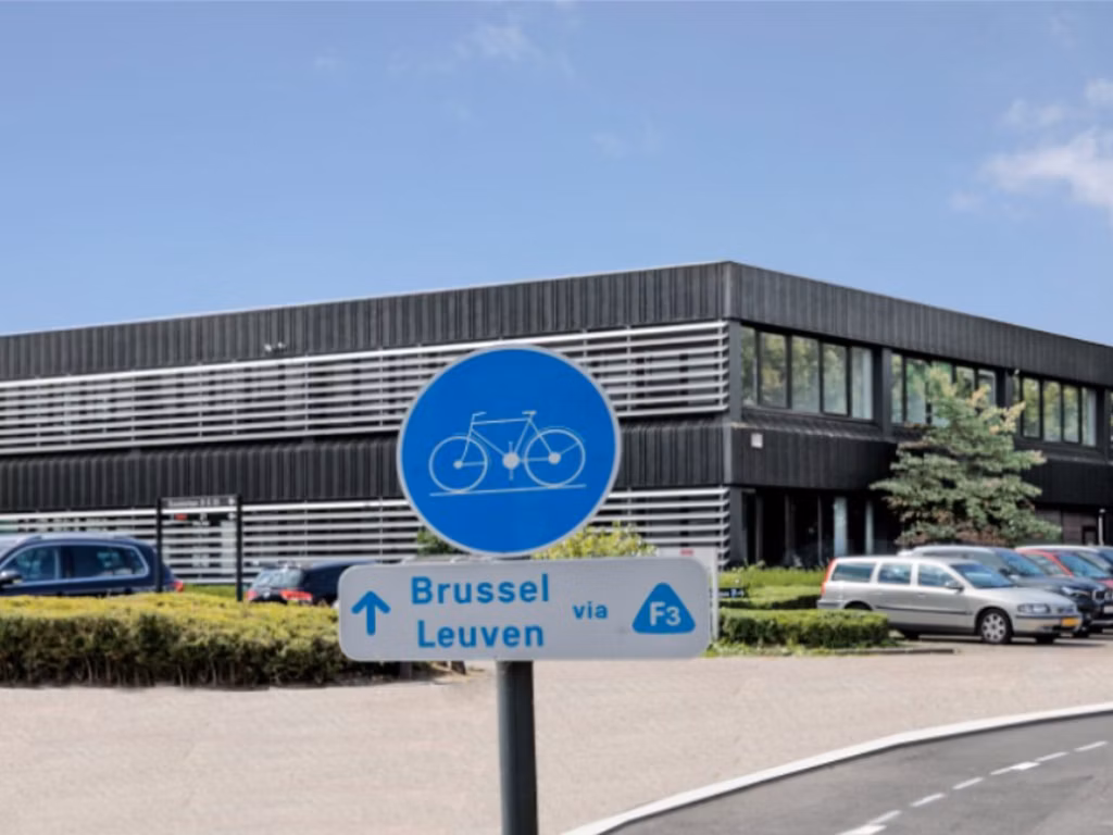 A LOUER - BUREAUX - ZAVENTEM