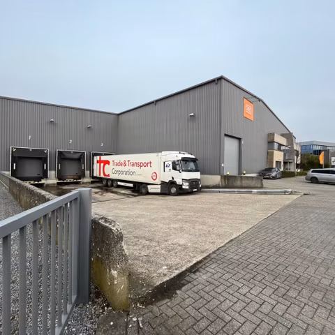 Industrial building for rent <br> Aartselaar