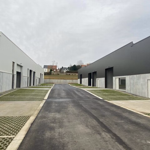 Unité pme à louer <br> Braine-Le-Chateau