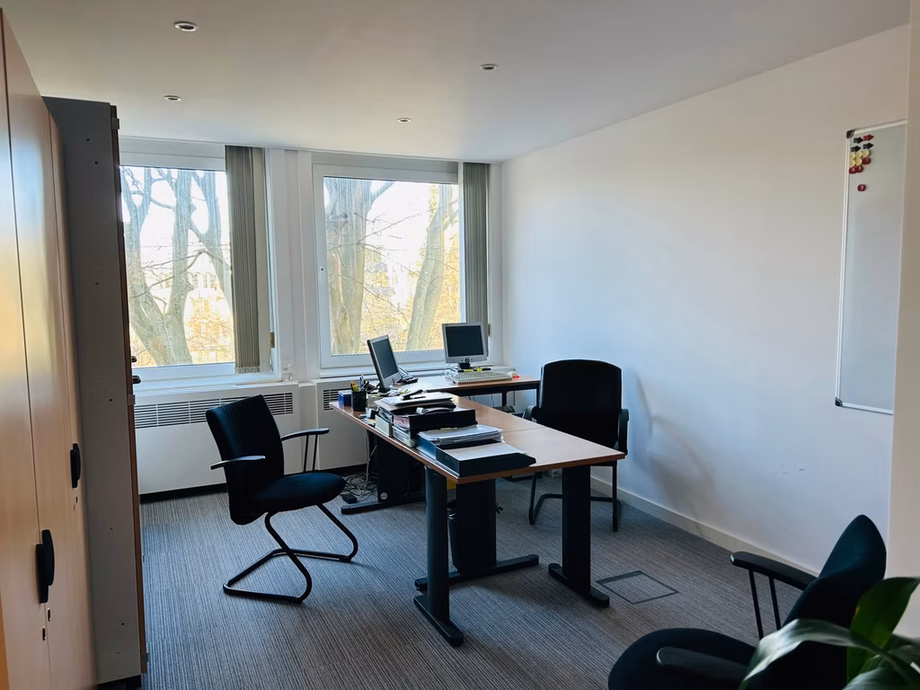 PLATEAU 3EME ETAGE / DROITE