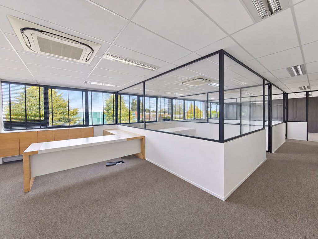 Multifunctional commercial property for rent