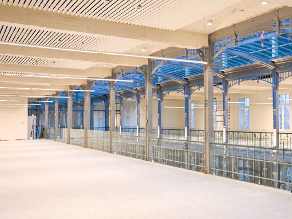 TE HUUR - KANTOREN -BRUSSEL (TOUR & TAXI)