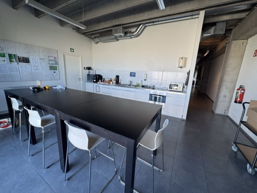 A VENDRE - BATIMENT POLYVALENT - NIVELLES