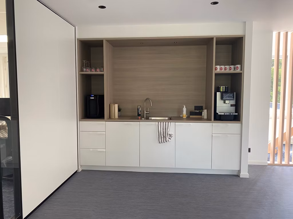 A LOUER - LASNE - BUREAUX