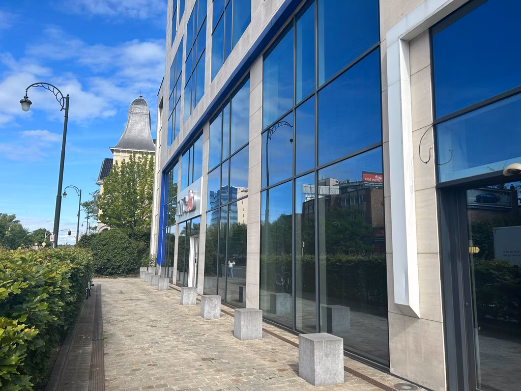 TE HUUR - BERCHEM SAINT AGATHA - HANDELSZAAK