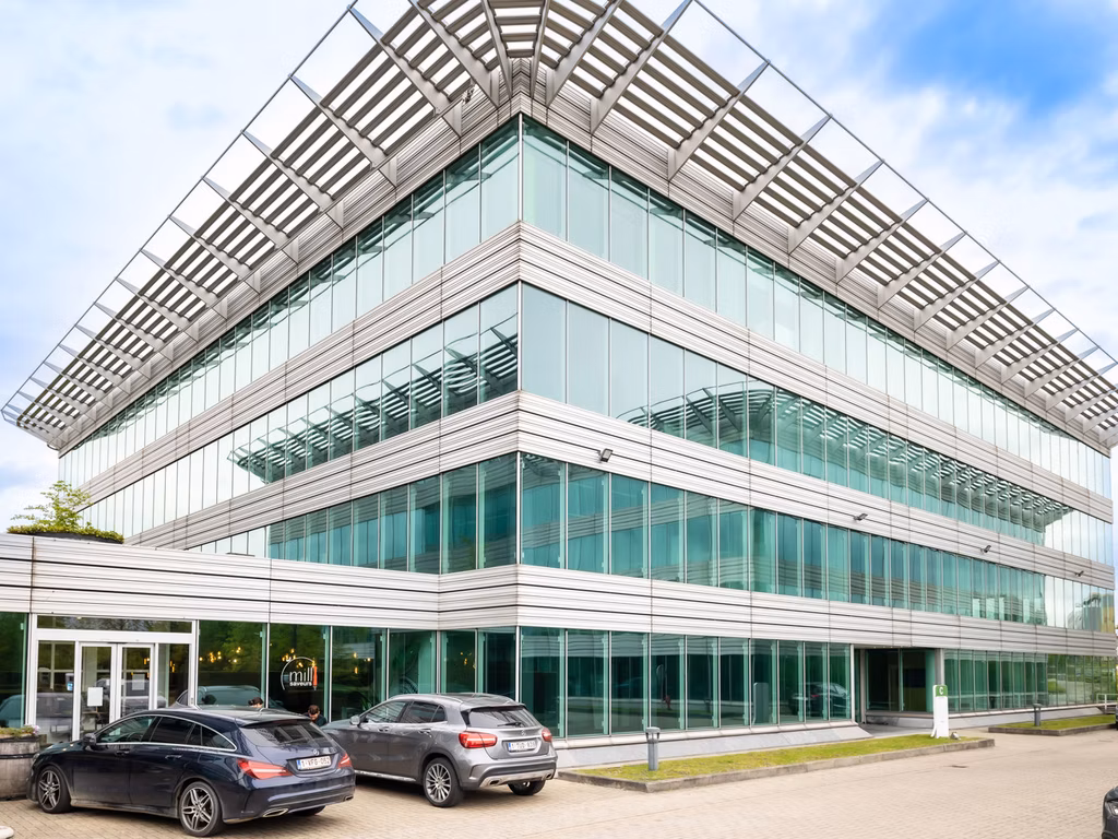 Bureaux entièrement rénovés + Prix compétitifs !!! Appelez-nous