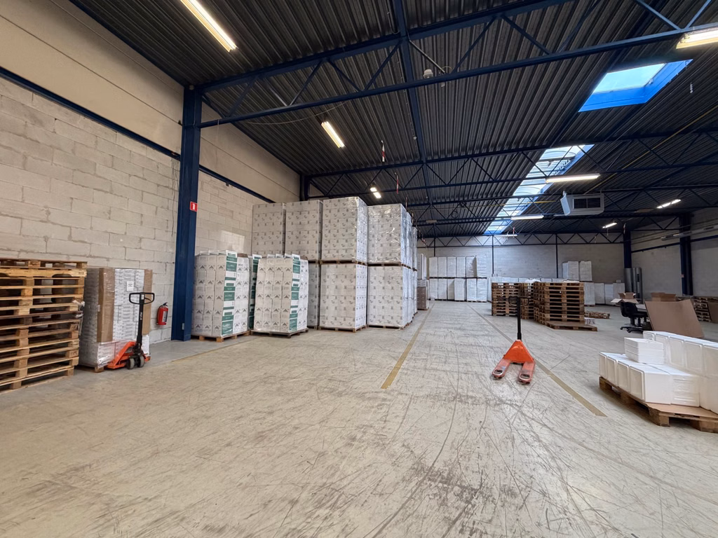 TE HUUR BEDRIJFSGEBOUW MECHELEN