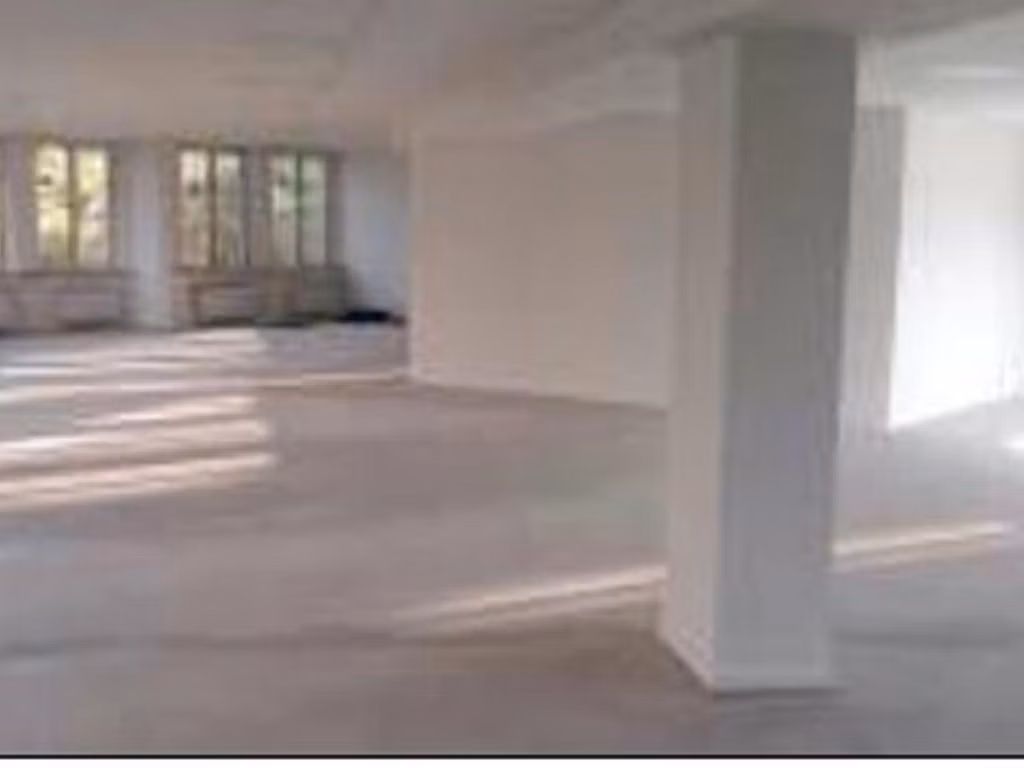 TE HUU R- KANTOREN - BRUSSEL