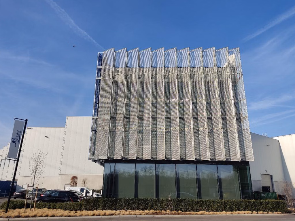 TE HUUR INDUSTRIEEL GEBOUW GROBBENDONK