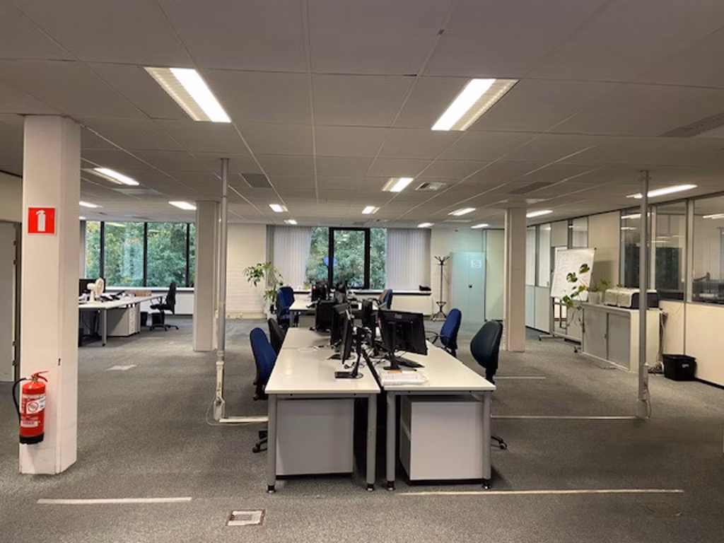 IMMEUBLE DE BUREAUX + ENTREPOT - A LOUER - ZAVENTEM