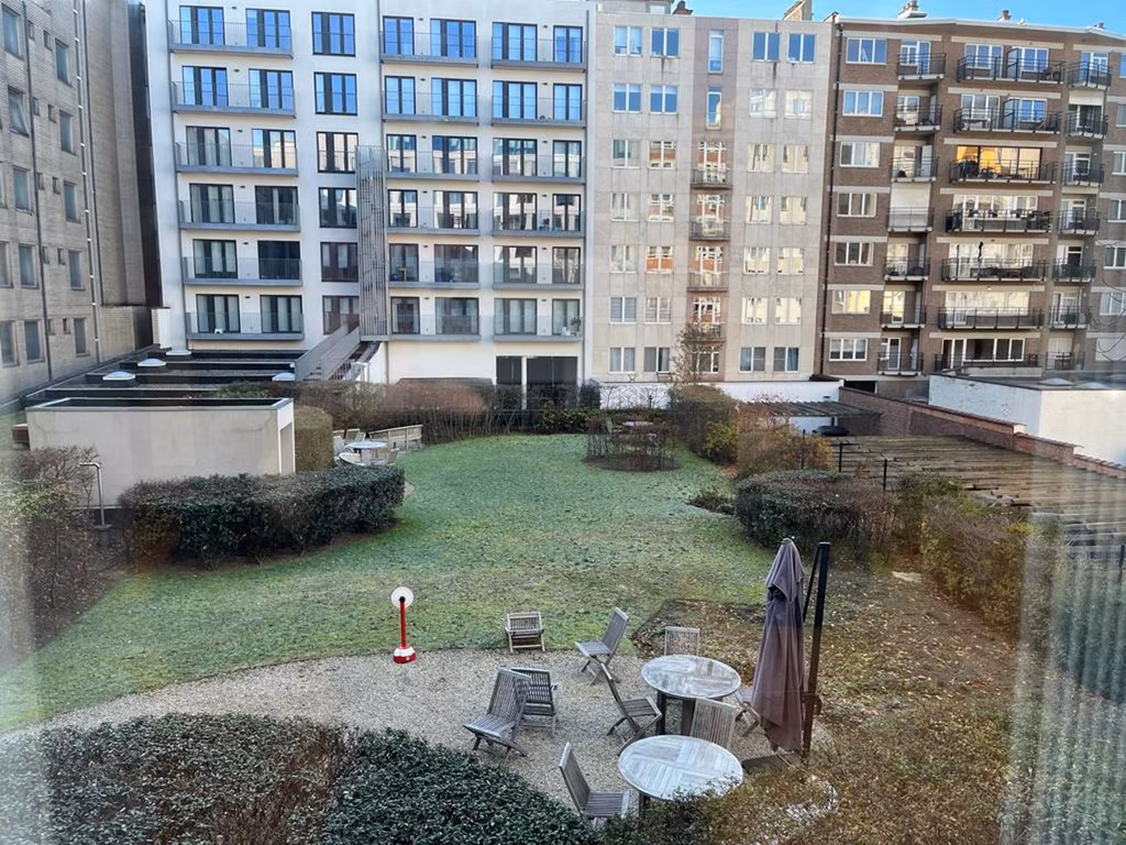 LOUISE 143 E-LITE - B - 352/1300