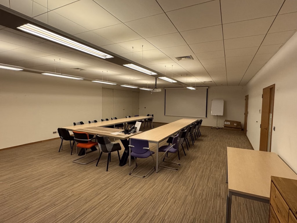 A LOUER - ENTREPOT + BUREAUX - WAVRE
