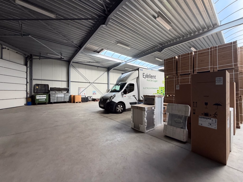 FOR SALE WAREHOUSE WITH SHOWROOM IN DUFFEL