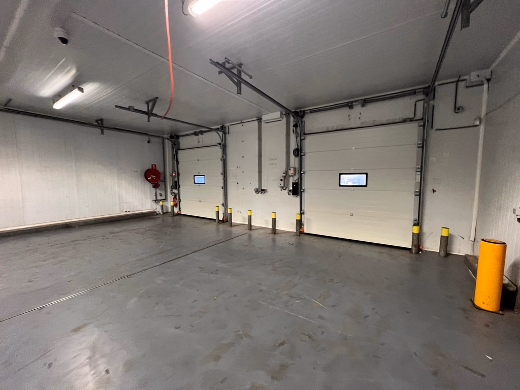 A VENDRE - P.A.E Courcelles - Entrepôt logistique frigo