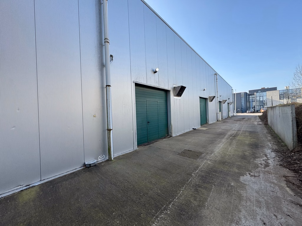 TE KOOP - Aarlen (Weyler) - Semi-industrieel gebouw