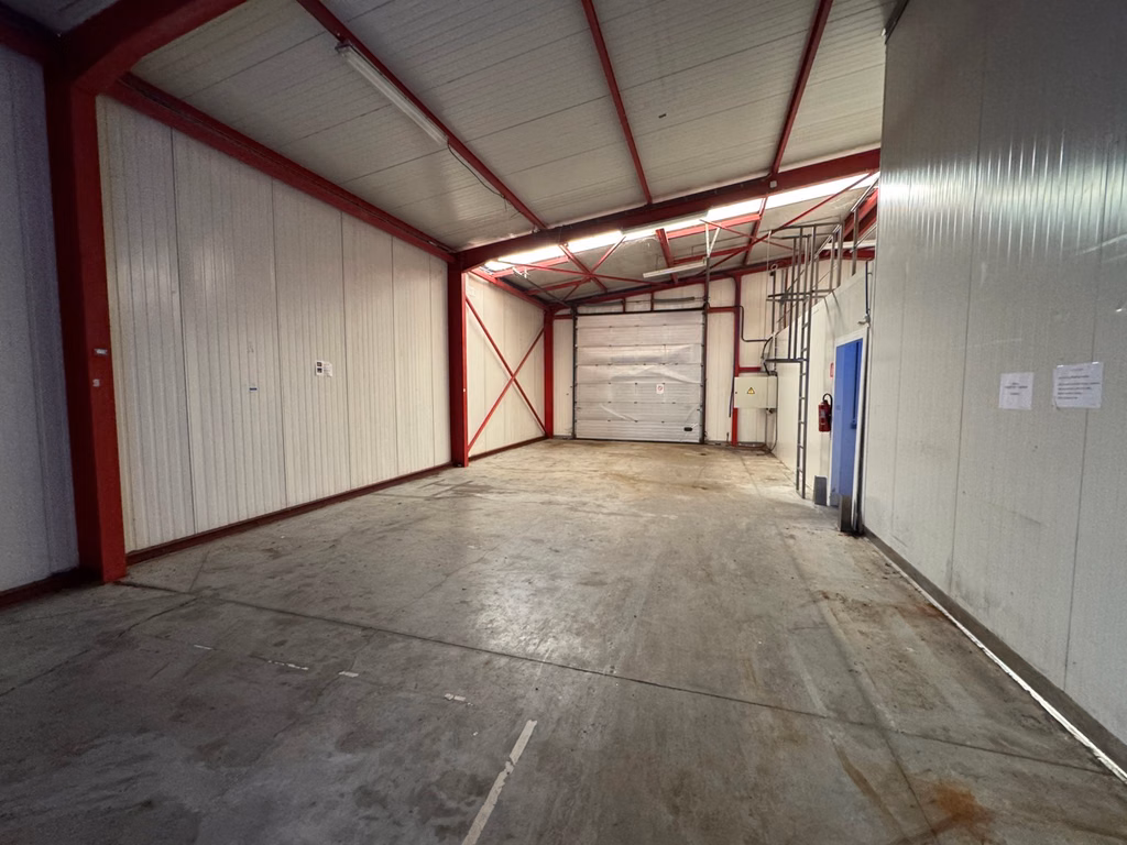 TE KOOP - Aarlen (Weyler) - Semi-industrieel gebouw