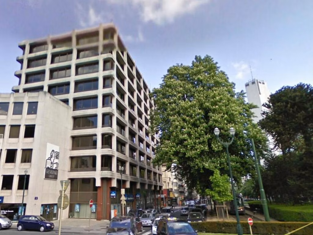 LOUISE 523 - LEGRAND - B - 352/0416