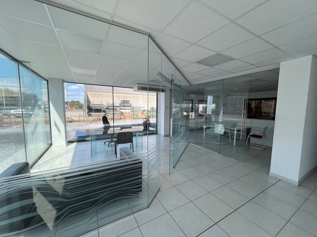 A LOUER - P.A.E Tournai Ouest 1 - Immeuble industriel