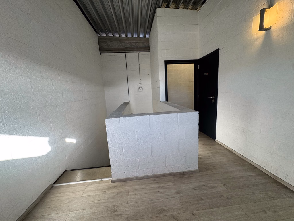 FOR RENT - Villers-le-Bouillet - Warehouse + offices