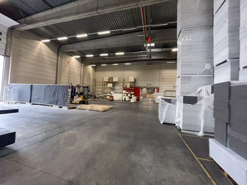 FOR RENT WAREHOUSE WITH OFFICES IN MECHELEN