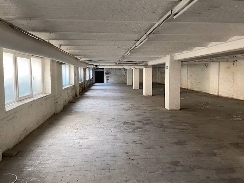 À LOUER – Bureaux & espaces polyvalents à Anderlecht (Poincaré 61)