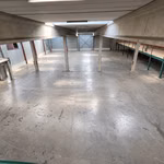 Zeldzaam bedrijfspand met showroom magazijn en kantoor 
